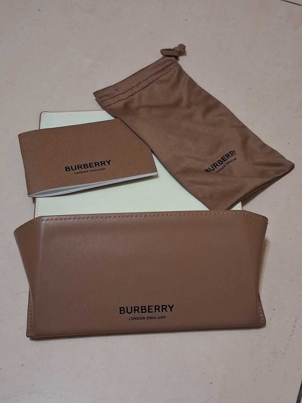 Burberry Men’s Sunglasses Case and Pouch in Brown